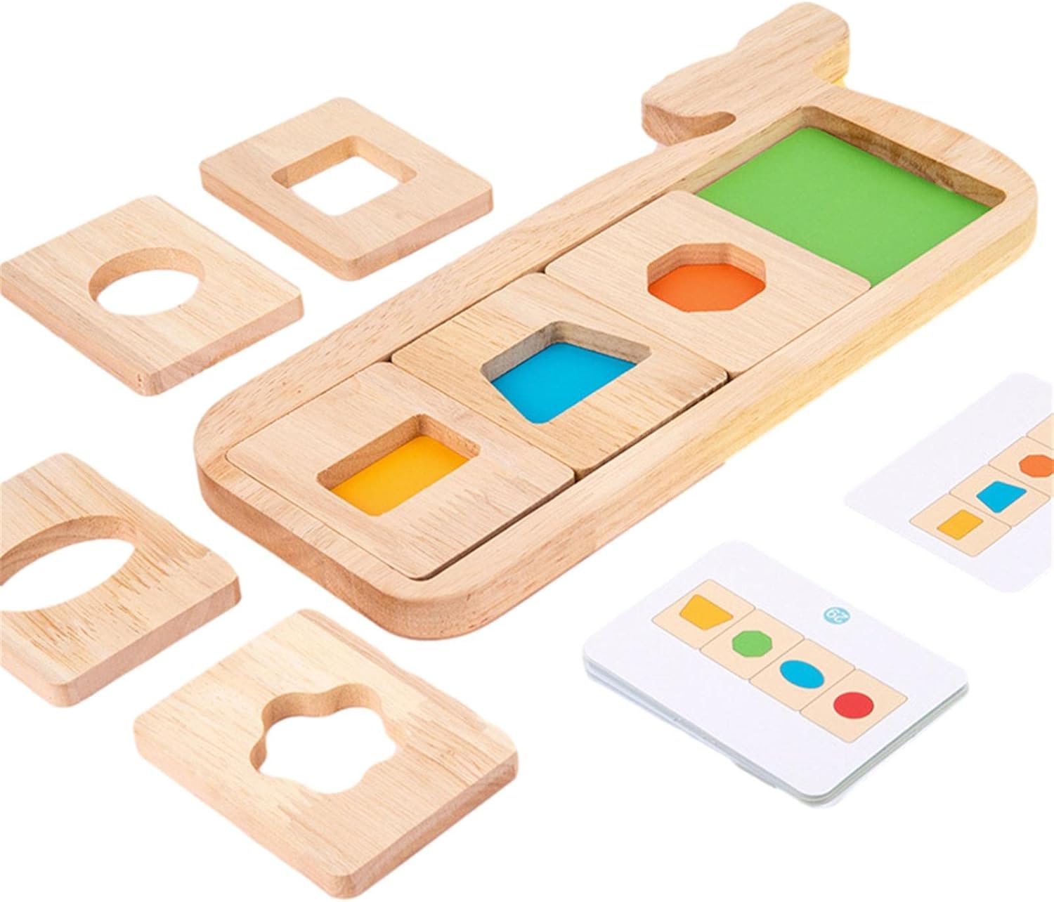 خبره في الألوان والأشكال الخشبية