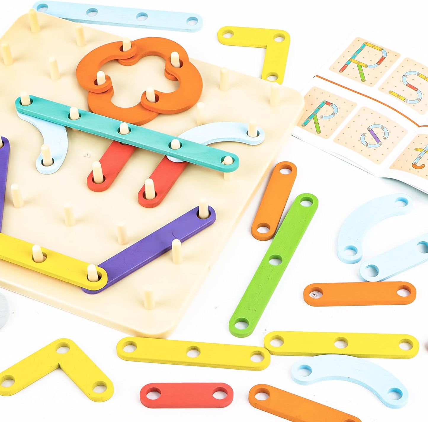 لوحة تركيب الاشكال الخشبية